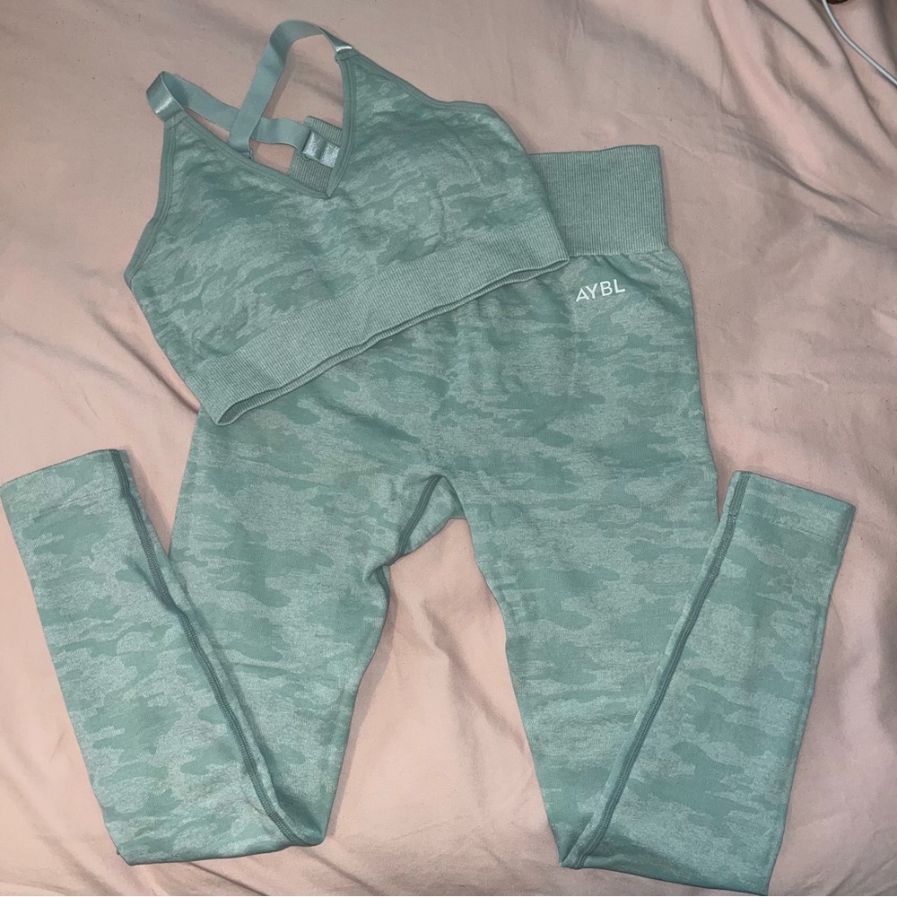 AYBL LEGGINGS AND SPORTS BRA